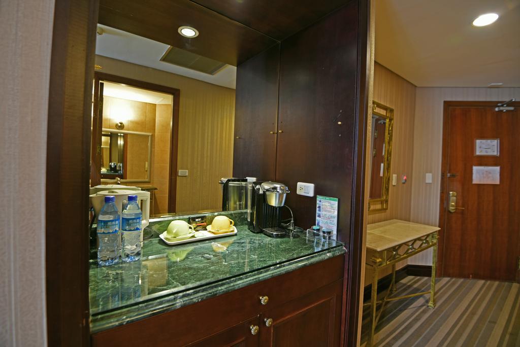 Wei-Yat Grand Hotel Tainan Dış mekan fotoğraf